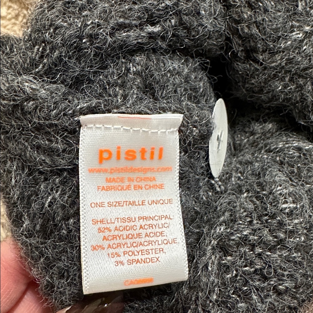 NWT Pistil cable knit beanie with pom. - Picture 3 of 4